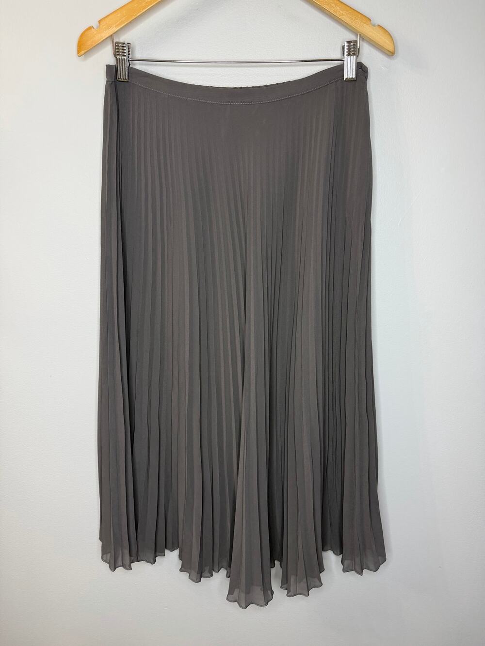 Garnet Hill Pleated Midi Skirt Flowy Lightweight Women's 8 Taupe Grey Classic